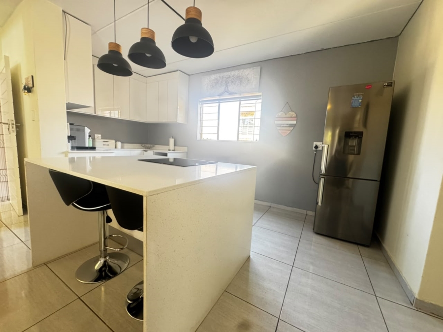 To Let 3 Bedroom Property for Rent in Sundowner Gauteng