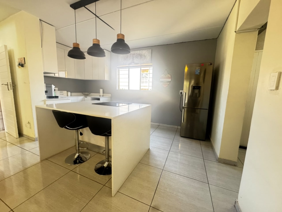 To Let 3 Bedroom Property for Rent in Sundowner Gauteng