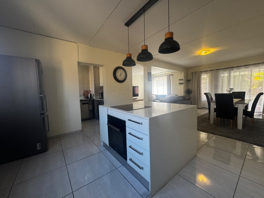 To Let 3 Bedroom Property for Rent in Sundowner Gauteng