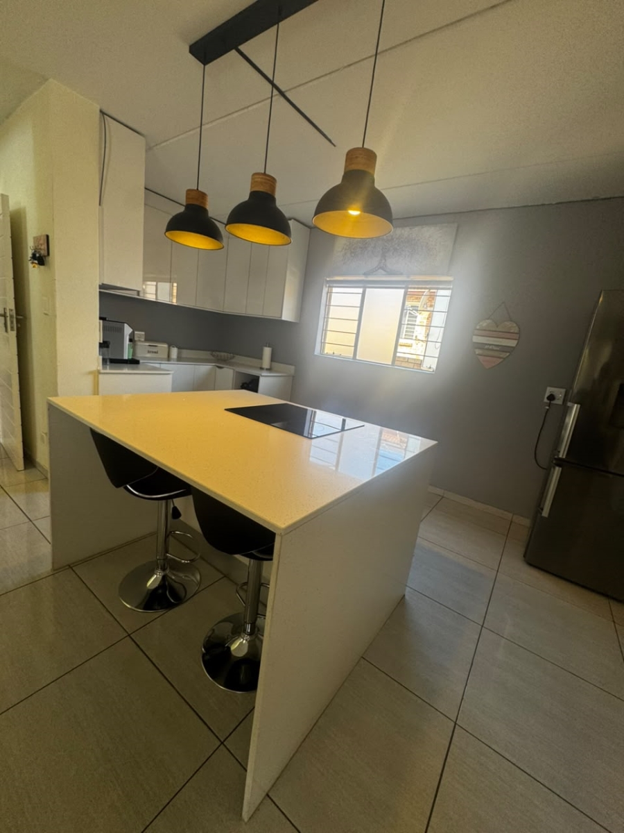 To Let 3 Bedroom Property for Rent in Sundowner Gauteng