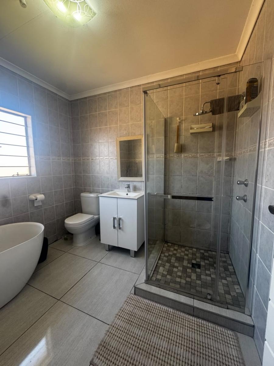 To Let 3 Bedroom Property for Rent in Sundowner Gauteng
