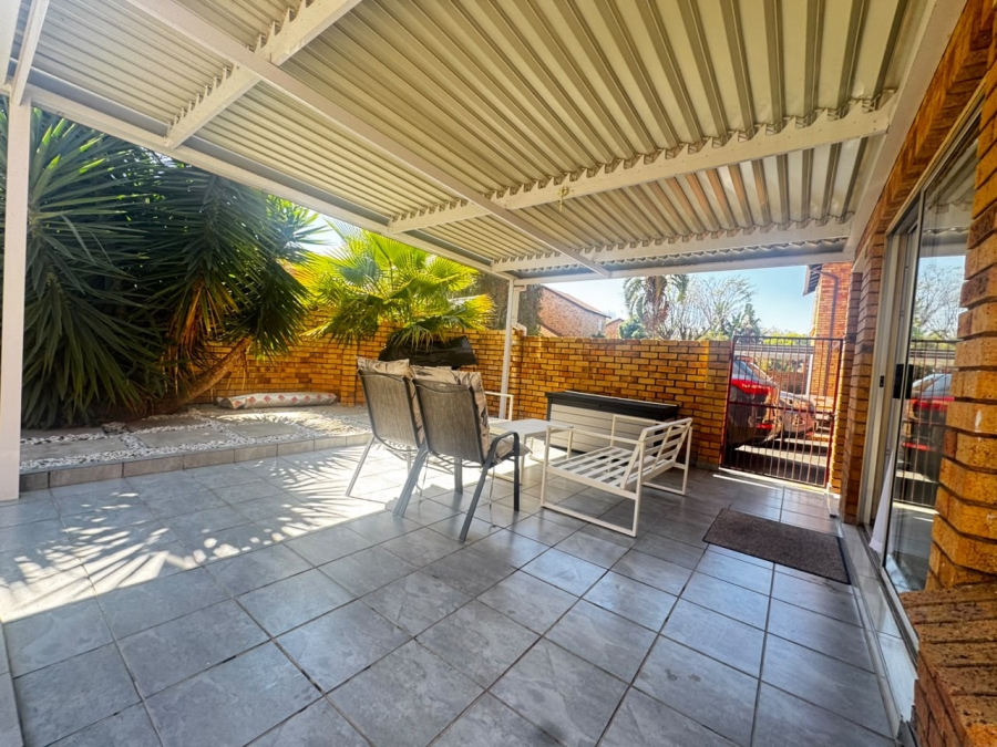 To Let 3 Bedroom Property for Rent in Sundowner Gauteng