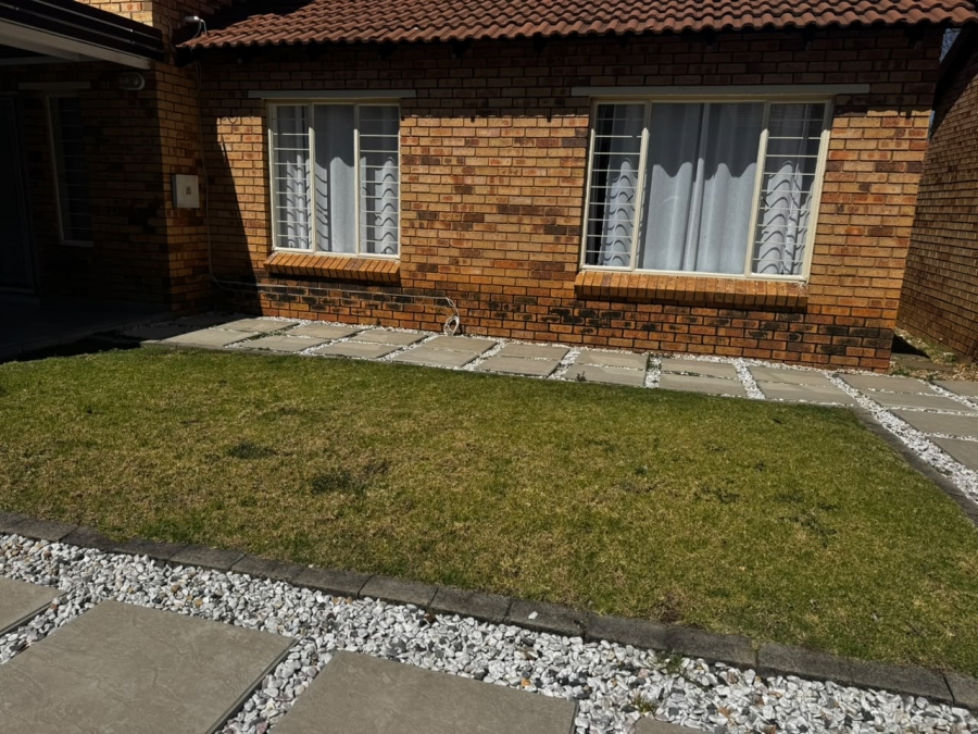 To Let 3 Bedroom Property for Rent in Sundowner Gauteng