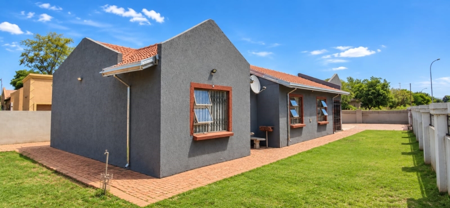 3 Bedroom Property for Sale in Kookrus Gauteng