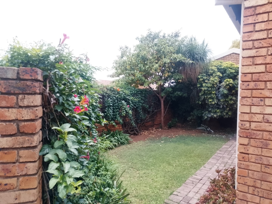 3 Bedroom Property for Sale in Die Wilgers Gauteng