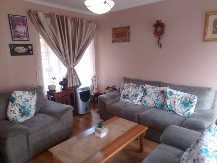 3 Bedroom Property for Sale in Die Wilgers Gauteng