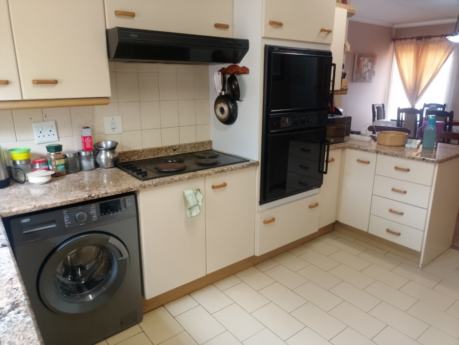 3 Bedroom Property for Sale in Die Wilgers Gauteng