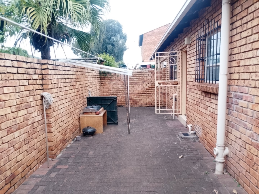3 Bedroom Property for Sale in Die Wilgers Gauteng
