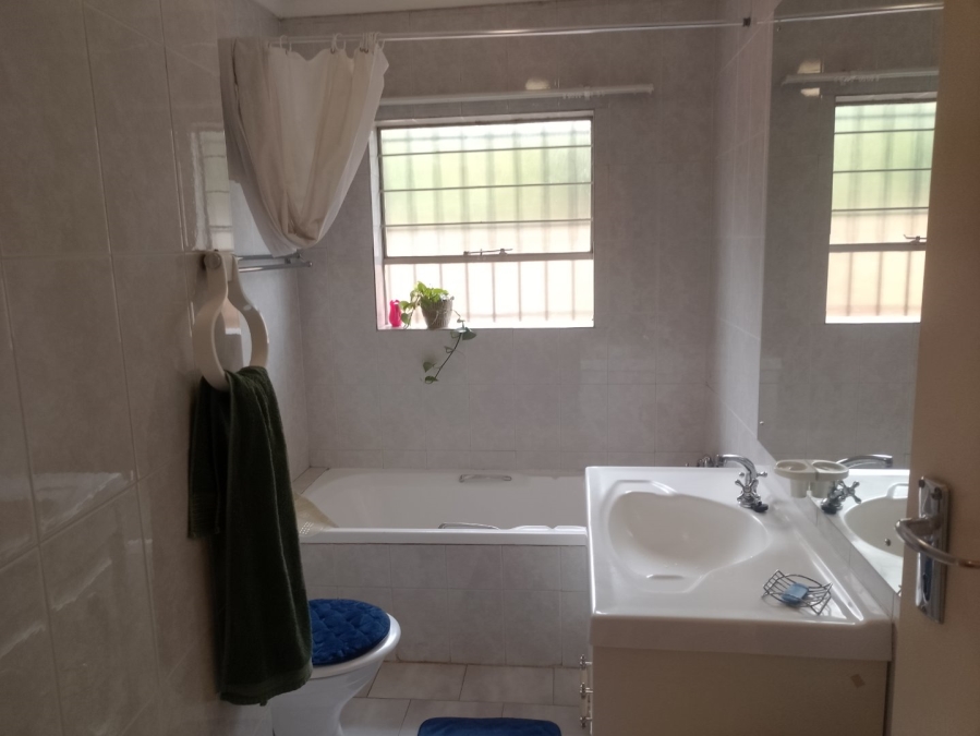 3 Bedroom Property for Sale in Die Wilgers Gauteng