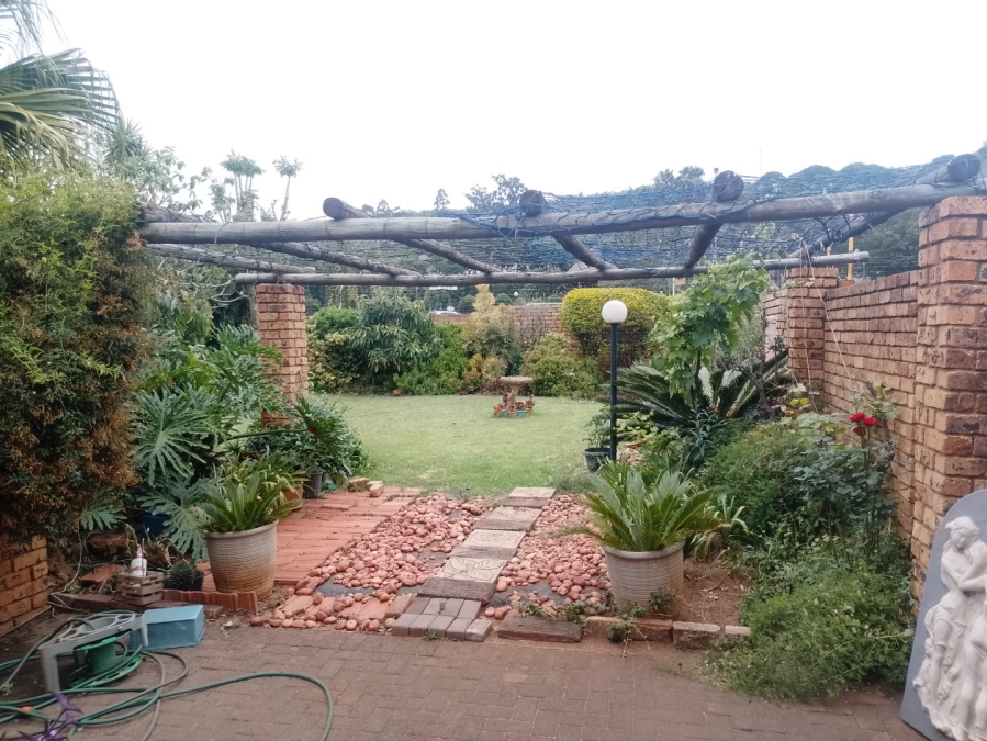 3 Bedroom Property for Sale in Die Wilgers Gauteng