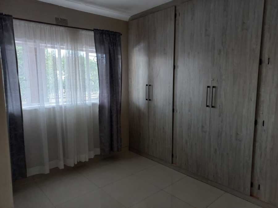 2 Bedroom Property for Sale in Crown Gardens Gauteng