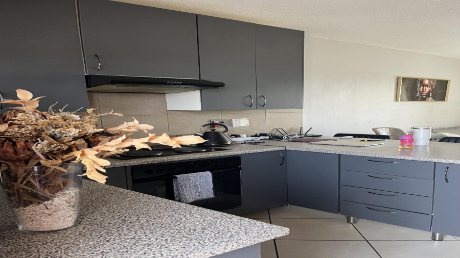 2 Bedroom Property for Sale in Noordwyk Gauteng