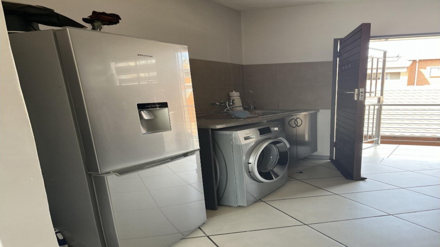 2 Bedroom Property for Sale in Noordwyk Gauteng