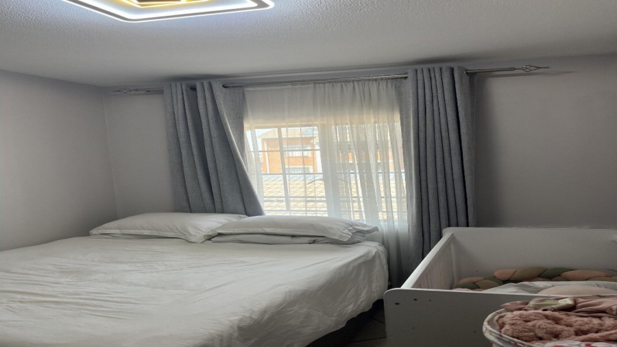 2 Bedroom Property for Sale in Noordwyk Gauteng