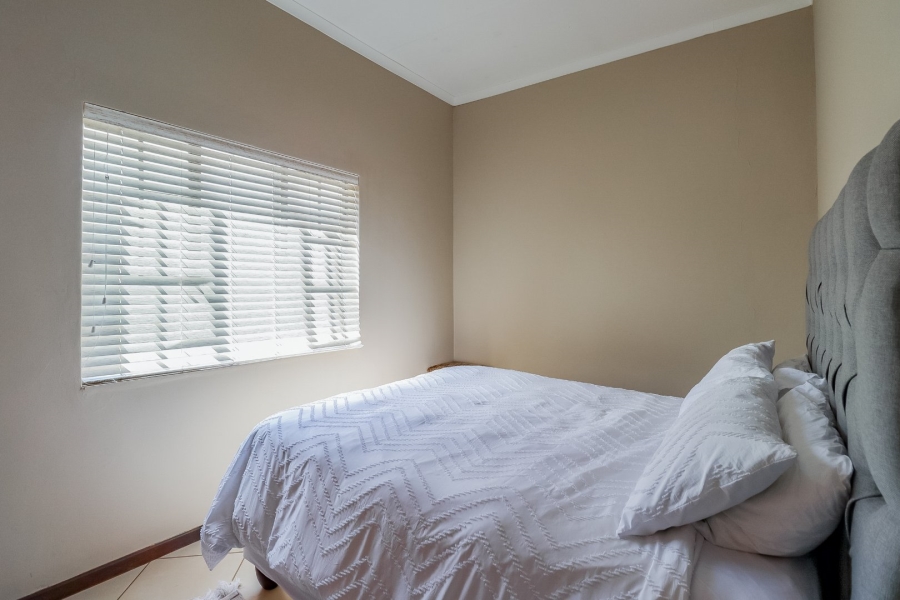 2 Bedroom Property for Sale in Noordwyk Gauteng
