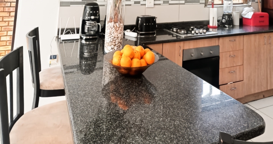 3 Bedroom Property for Sale in Beverley Gauteng