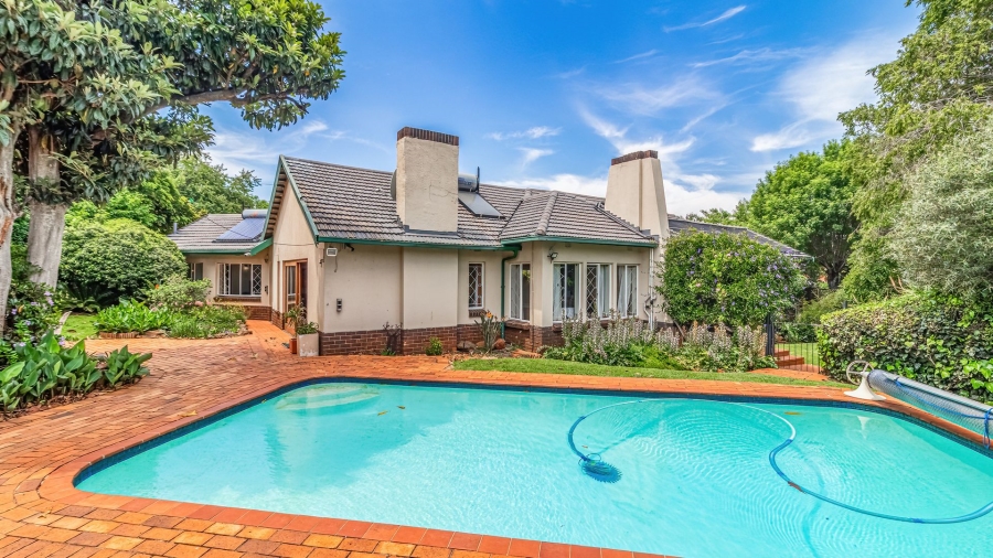 5 Bedroom Property for Sale in Edenvale Central Gauteng