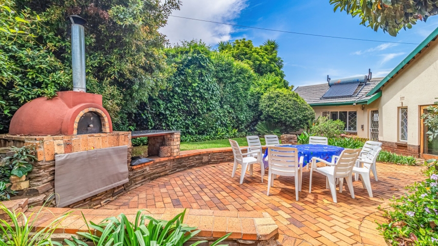 5 Bedroom Property for Sale in Edenvale Central Gauteng