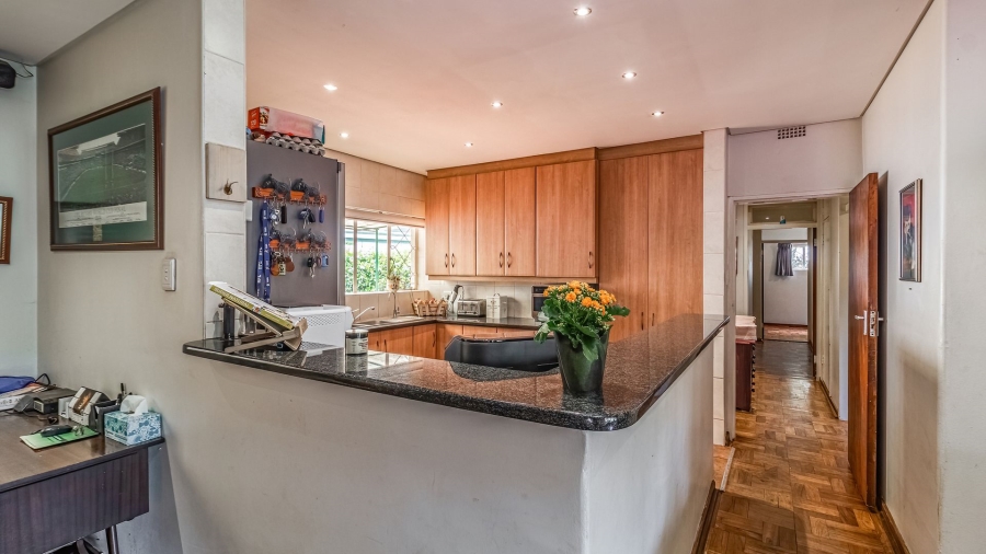 5 Bedroom Property for Sale in Edenvale Central Gauteng