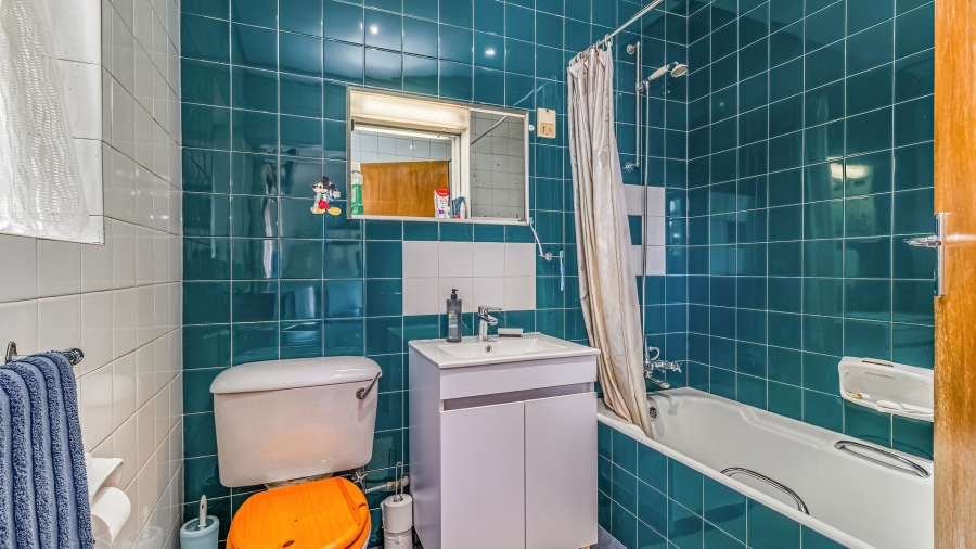 5 Bedroom Property for Sale in Edenvale Central Gauteng