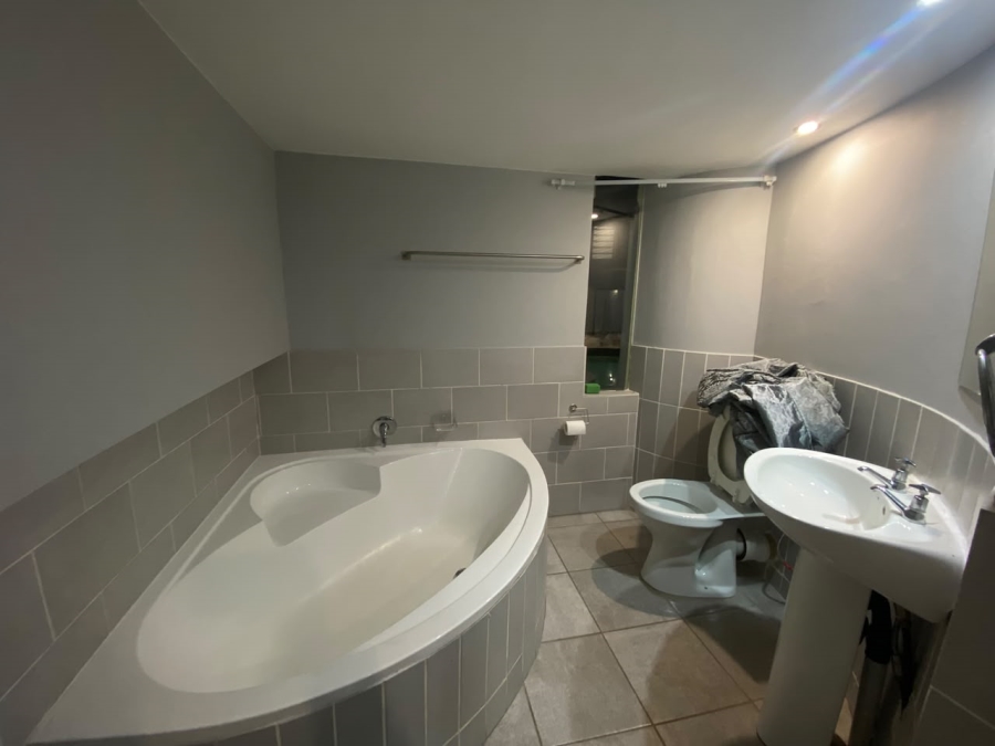 1 Bedroom Property for Sale in Hatfield Gauteng