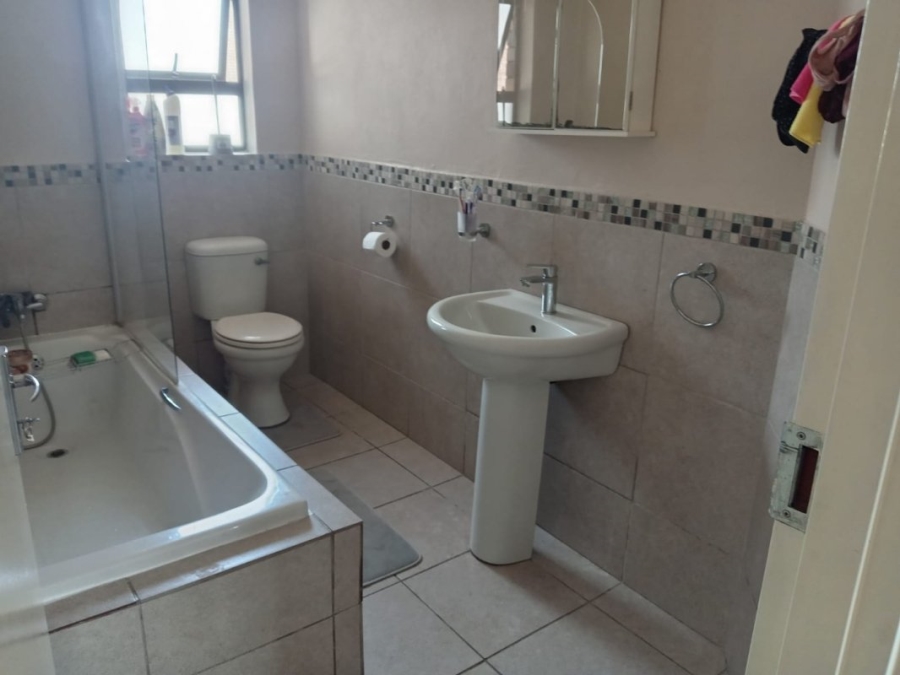 1 Bedroom Property for Sale in Primrose Hill Gauteng
