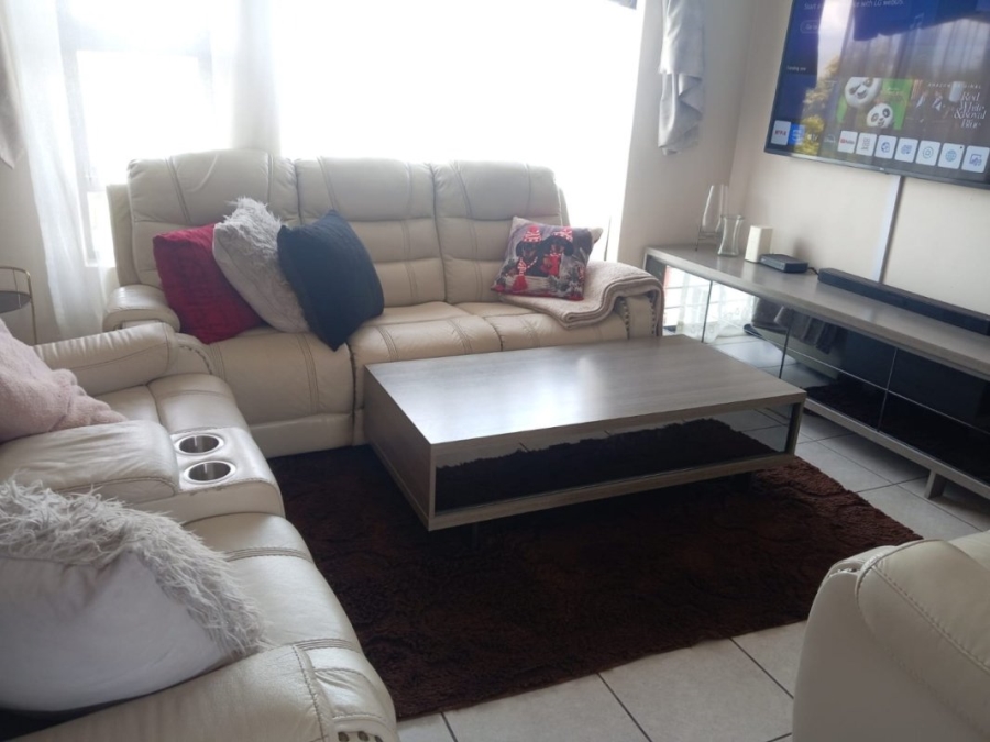 1 Bedroom Property for Sale in Primrose Hill Gauteng
