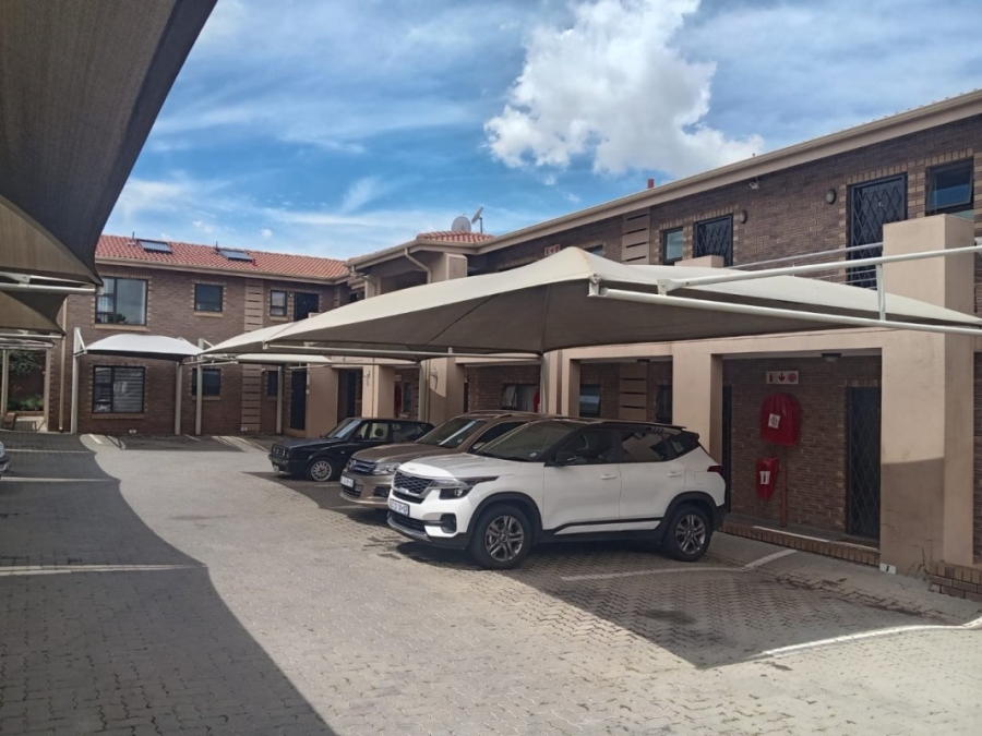 1 Bedroom Property for Sale in Primrose Hill Gauteng