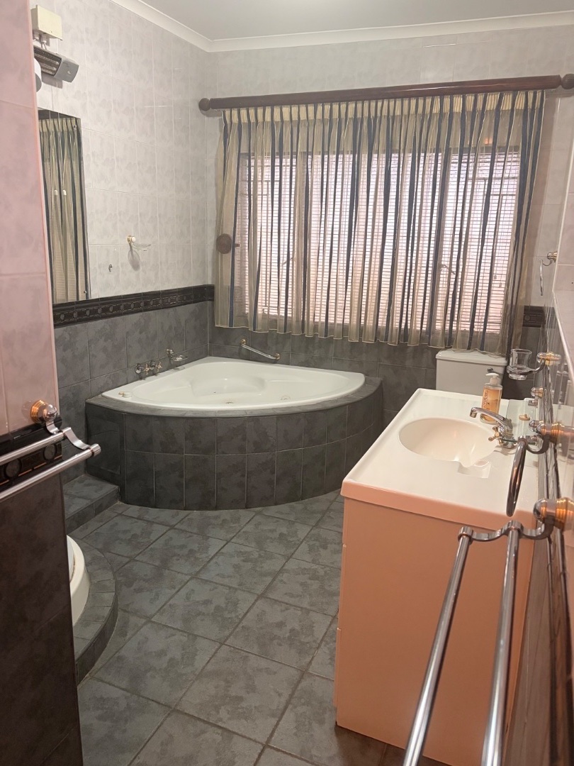 To Let 4 Bedroom Property for Rent in Rynfield Gauteng