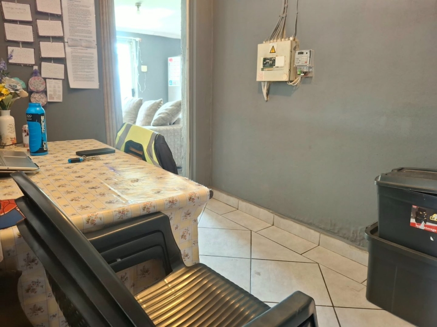 To Let 1 Bedroom Property for Rent in Dalview Gauteng