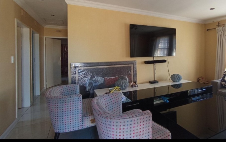 3 Bedroom Property for Sale in Clayville Gauteng