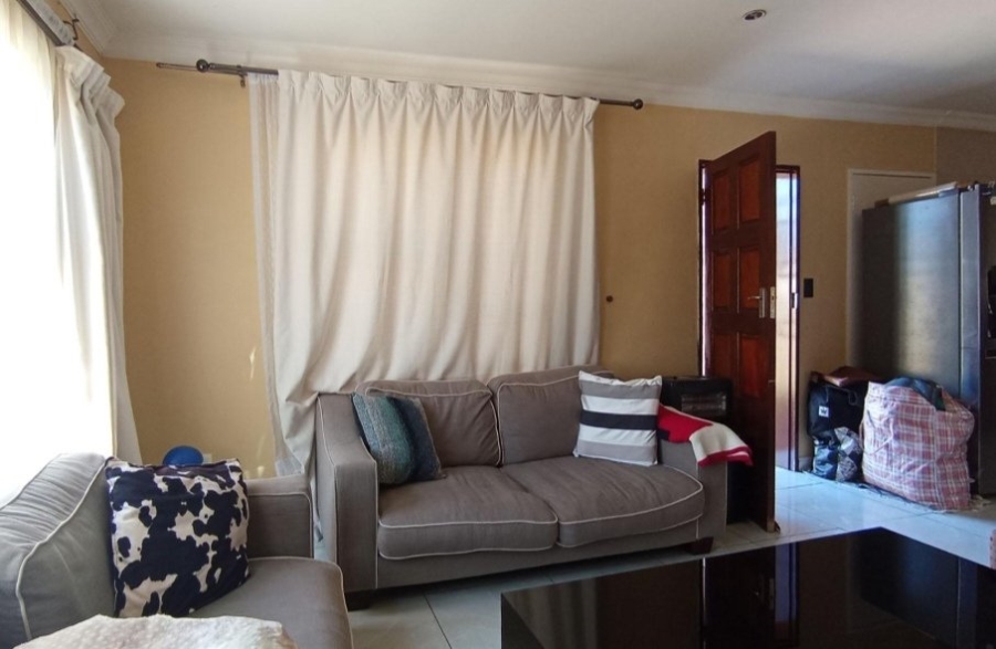 3 Bedroom Property for Sale in Clayville Gauteng