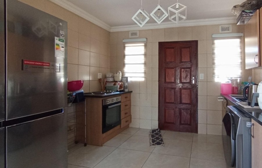 3 Bedroom Property for Sale in Clayville Gauteng