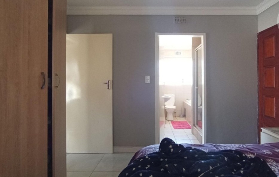 3 Bedroom Property for Sale in Clayville Gauteng