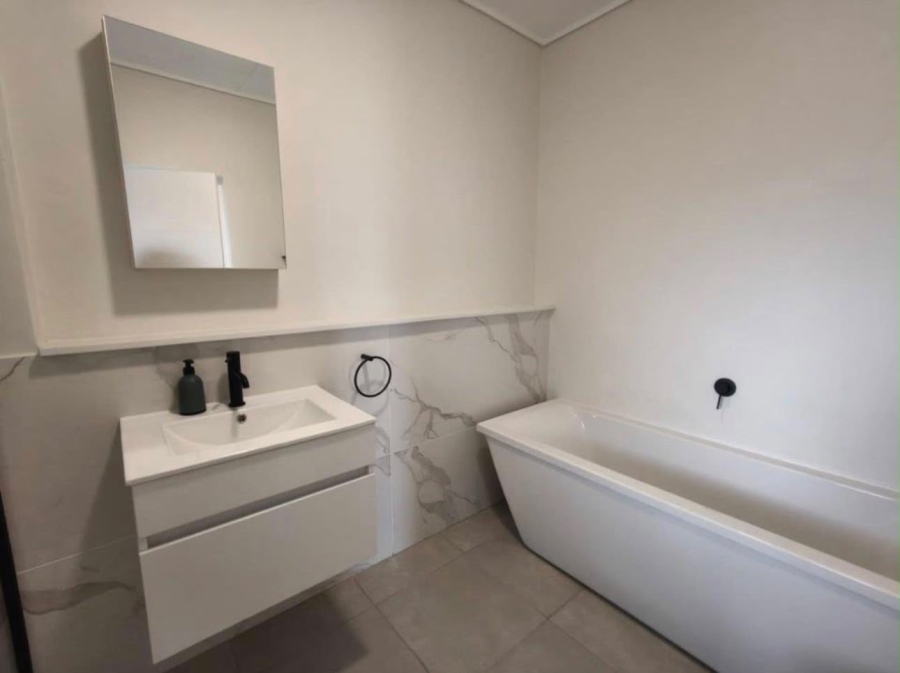 3 Bedroom Property for Sale in Waterfall Country Estate Gauteng