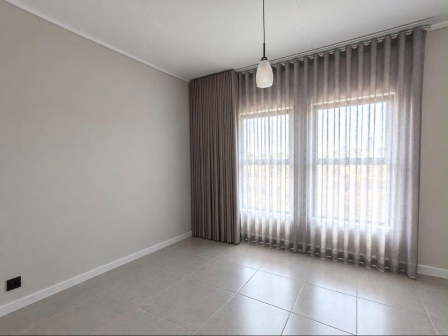 3 Bedroom Property for Sale in Waterfall Country Estate Gauteng