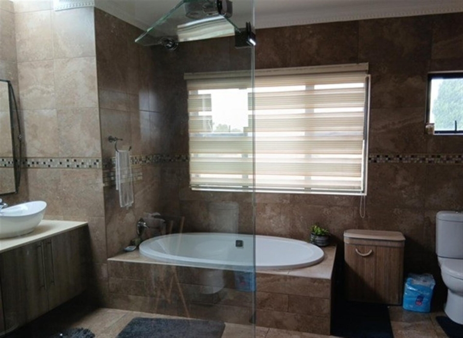 3 Bedroom Property for Sale in Willaway Gauteng
