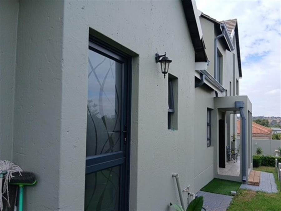 3 Bedroom Property for Sale in Willaway Gauteng