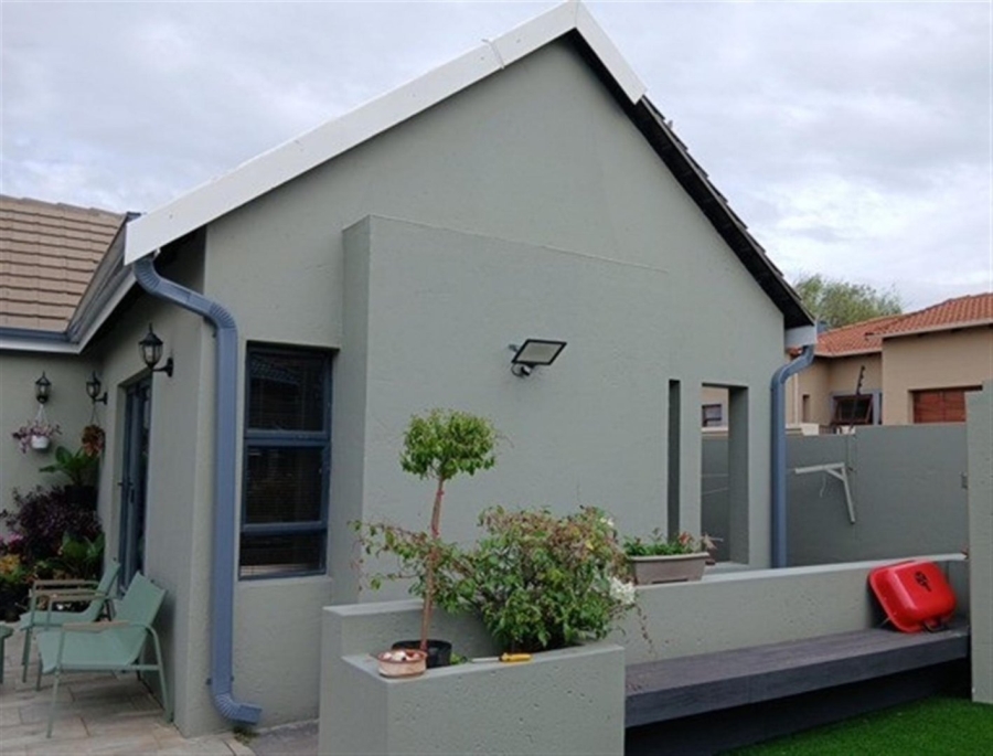 3 Bedroom Property for Sale in Willaway Gauteng