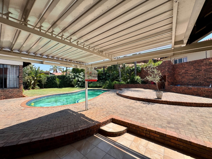 4 Bedroom Property for Sale in Zwartkop Gauteng
