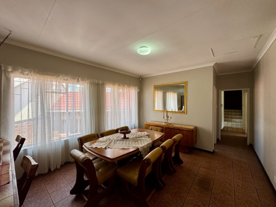 4 Bedroom Property for Sale in Zwartkop Gauteng