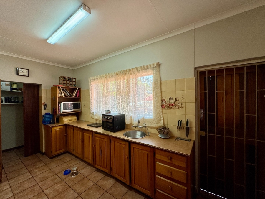 4 Bedroom Property for Sale in Zwartkop Gauteng
