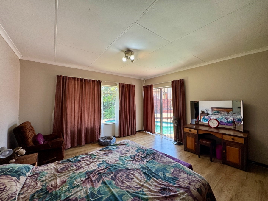 4 Bedroom Property for Sale in Zwartkop Gauteng