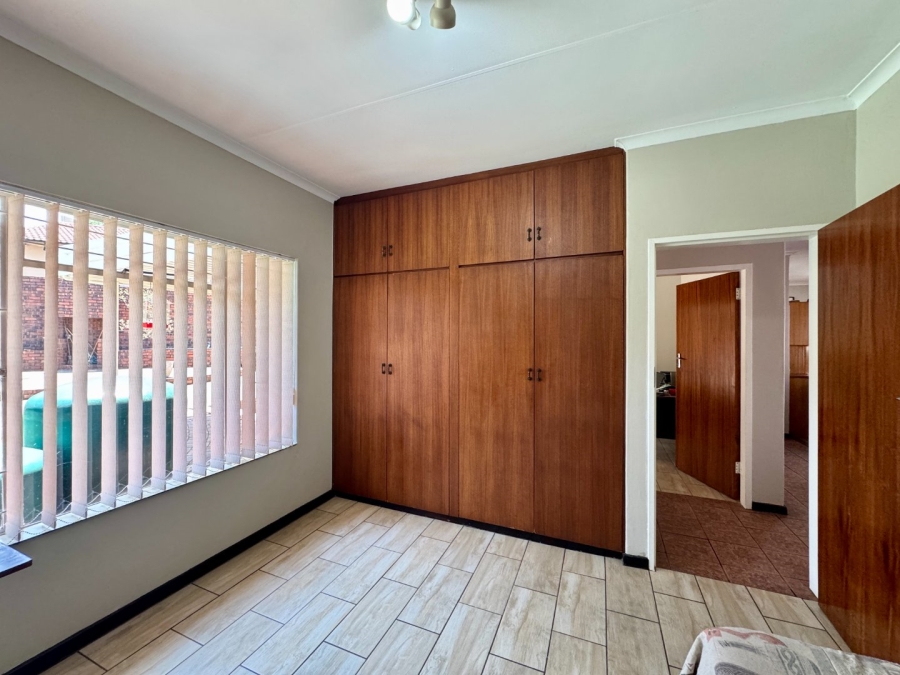 4 Bedroom Property for Sale in Zwartkop Gauteng