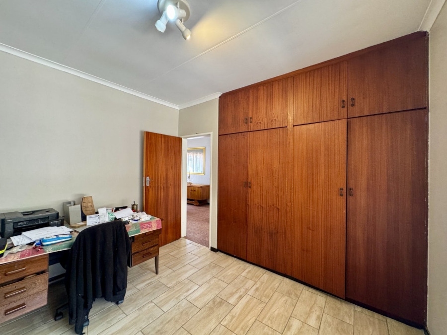 4 Bedroom Property for Sale in Zwartkop Gauteng