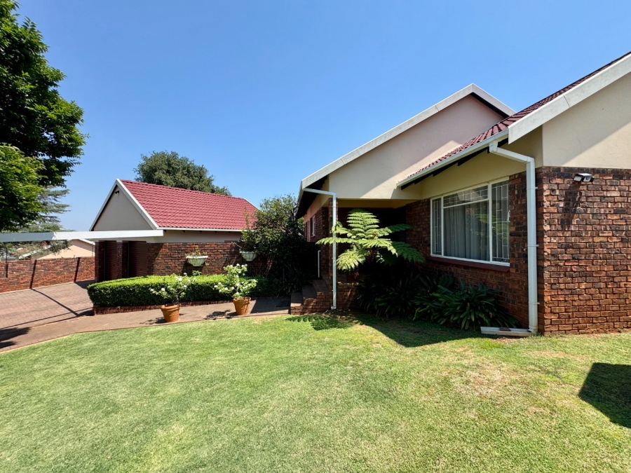 4 Bedroom Property for Sale in Zwartkop Gauteng
