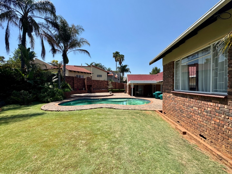 4 Bedroom Property for Sale in Zwartkop Gauteng