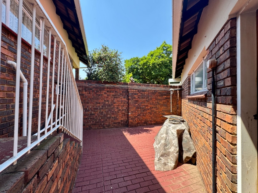 4 Bedroom Property for Sale in Zwartkop Gauteng