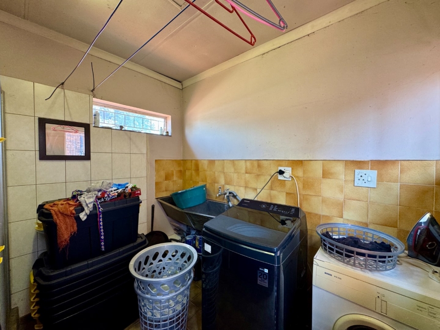 4 Bedroom Property for Sale in Zwartkop Gauteng