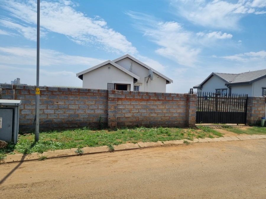 2 Bedroom Property for Sale in Buhle Park Gauteng
